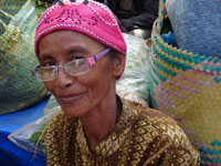 Bild Market woman in Padang, Sumatra
