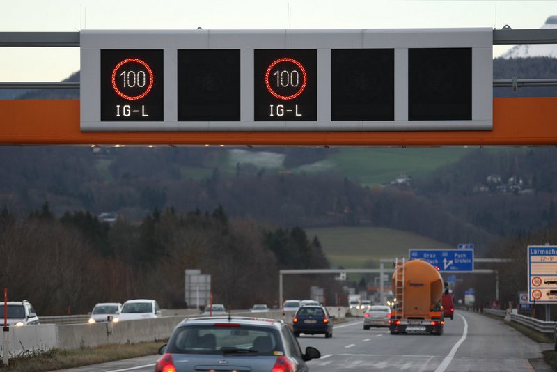 Luft-100er auf A10 endet