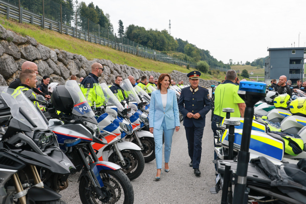 Motorradpolizisten beim Sicherheitstraining am Salzburgring