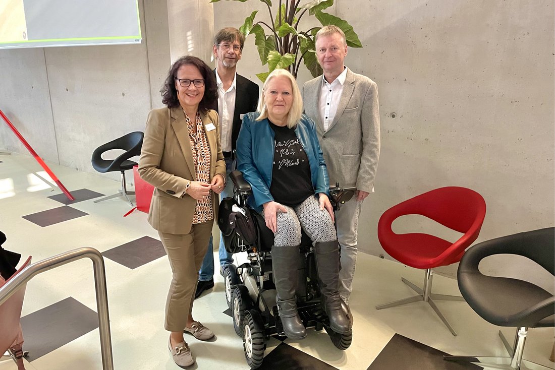 Sitzung 2024 des Salzburger Monitoring-Ausschusses mit Landesrätin Daniela Gutschi, Vorsitzender Monika Schmerold, Stellvertreter Christian Treweller und Vizerektor Wolfgang Plaute (Pädagogische Hochschule)