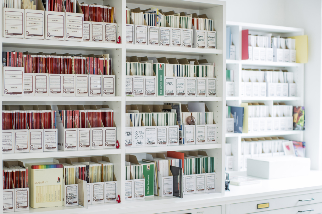 Unterlagen im Festspielarchiv in der Stadt Salzburg