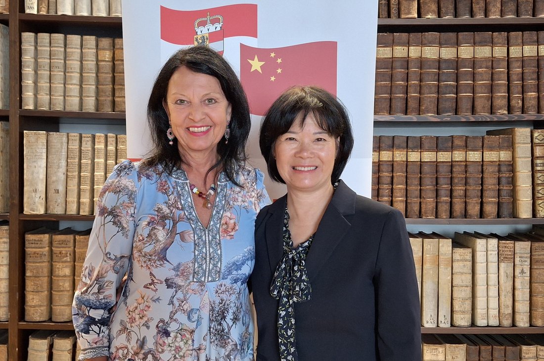 Chinabüro mit  Gritlind Kettl und Jianzhen Schaden 