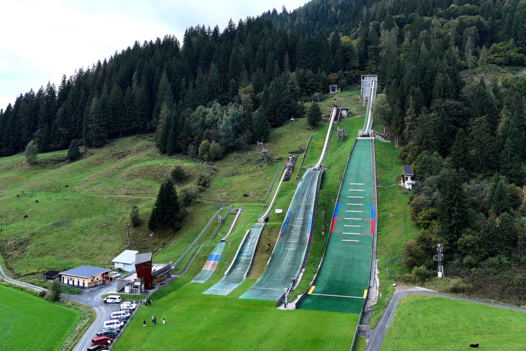 Die Schanzenanlage im Felix-Gottwald-Schisprungstadion in Saalfelden.