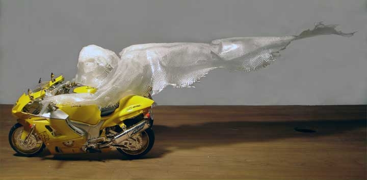 Hubert Dobler, Modell zu "Hans" 1:12, 2007/08, Installation aus Motorrädern, ca. 30 x 60 x 15 cm