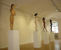 Galerie im Traklhaus: die 4 neuen Knaben-Skulpturen