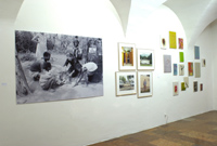 links: Foto von M.S. Maia Mitte: C-prints von A. Phelps rechts: Bilder von J. Gregori