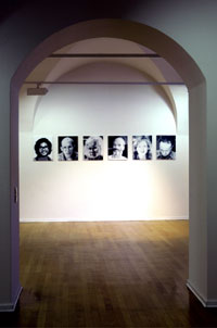 Saul Villa, "Portraits der Symposiumsteilnehmer", Acryl auf Leinwand, 50 x 40 cm