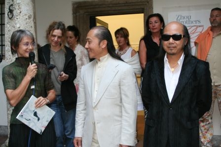 von links: Dietgard Grimmer, ShanZuo und DaHuang Zhou; Bildrechte Elisabeth Wörndl
