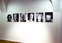 Saul Villa, "Portraits der Symposiumsteilnehmer", Acryl auf Leinwand, je 50 x 40 cm
